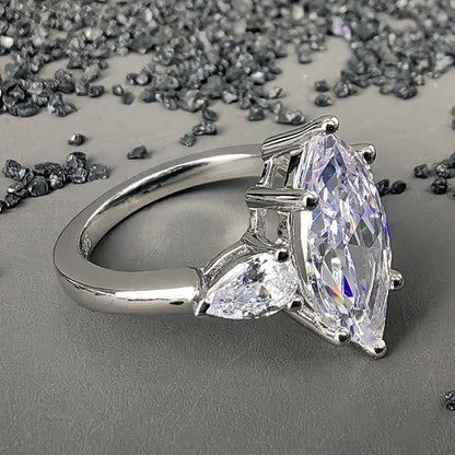 Factory Trendy Rhodium Plated S925 Silver Fine Jewelry Delicate Moissanite Three Stone Ring for Women Engagement Wedding Gift